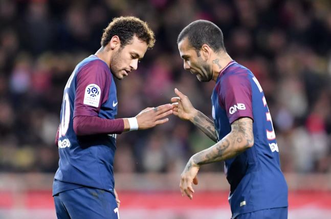 Neymar (left) spent 150,000 euros to help Dani Alves have his sentence reduced for rape - Photo: GETTY