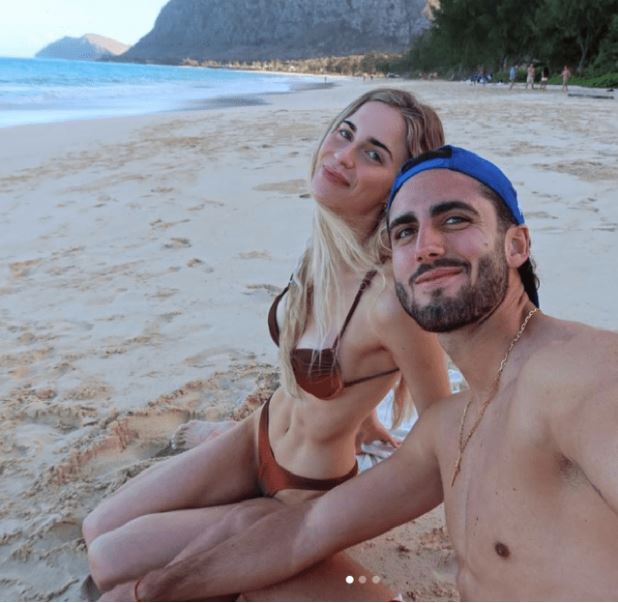 Leonardo Campana enjoys happiness with his girlfriend Leonardo Campana.