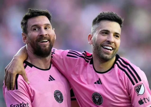 Messi (left) and his teammates have the opportunity to attend the 2025 FIFA Club World Cup if they win the CONCACAF Champions Cup